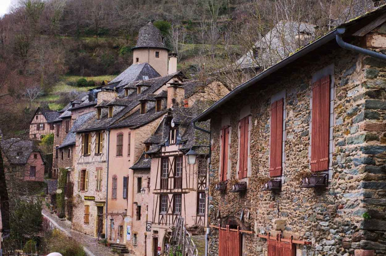 Conques © Nelly VINCENT - Pixabay